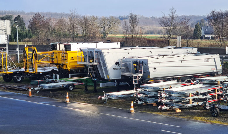 lorries-mt1-referenz-03 Verschiedene Anhänger im Fuhrpark