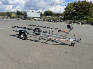 Thomas Trailers BT-750L Schlauchbootanhänger